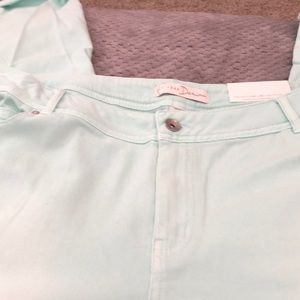 Jeans. Ankle. Mint green